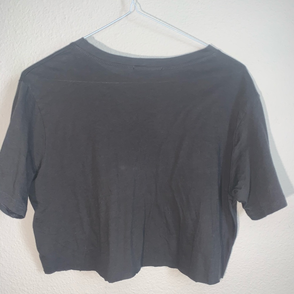 Crop top! - Picture 2 of 3